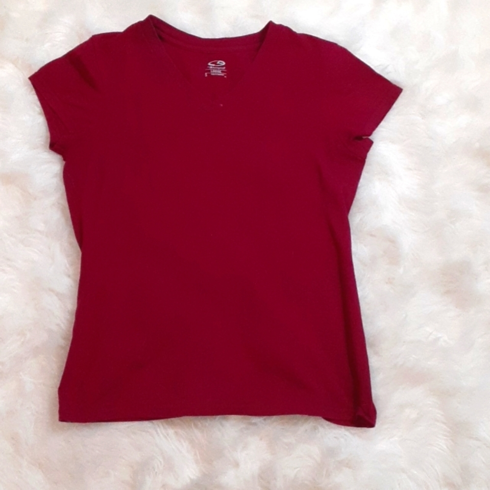 pink t-shirt